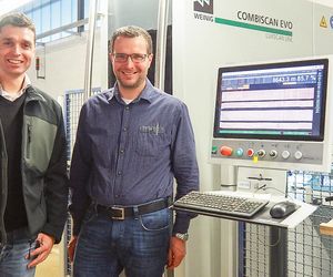 Mögen den CombiScan Evo C200: Jörn Dittgen von Luxscan und Rainer Weitzenbürger, Produktionsleiter bei Möbelwerke Decker (v. l.)