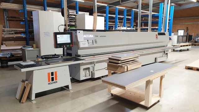 Holzmanufaktur PAN with the ACCURA edge banding machine for perfect edges Holzmanufaktur PAN with the ACCURA edge banding machine for perfect edges