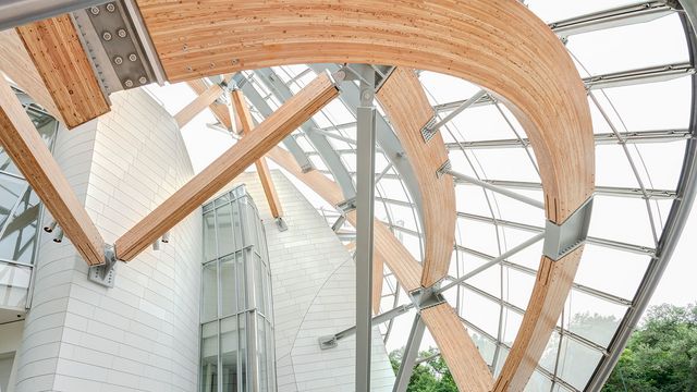 Una nave a gonfie vele: 800 m3 BSH e 270 t di acciaio Duplex realizzati nel Louis Vuitton Museum di Parigi – Foto: HESS-TIMBER / Rensteph Thompson Una nave a gonfie vele: 800 m3 BSH e 270 t di acciaio Duplex realizzati nel Louis Vuitton Museum di Parigi – Foto: HESS-TIMBER / Rensteph Thompson