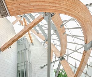 Barco a toda vela: la construcción del museo Louis Vuitton de París incluye 800 m³ de madera laminada encolada y 270 t de acero duplex - Imagen: HESS-TIMBER / Rensteph Thompson