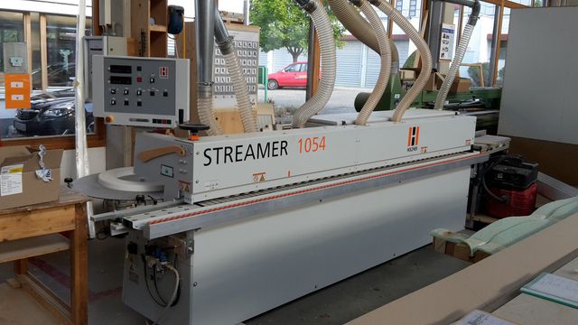 Referenz Kantenanleimmaschine Streamer 1054 von HOLZHER