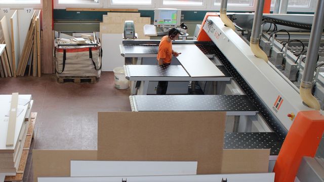 Esperienze positive con sezionatrici Holzher Referenza Holzher combinazione taglio-magazzino