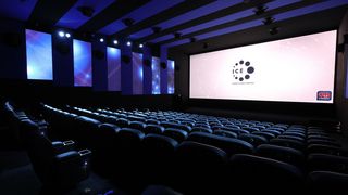 Wysokiej jakości sprzęt kin we Francji z technologią zagnieżdżania się