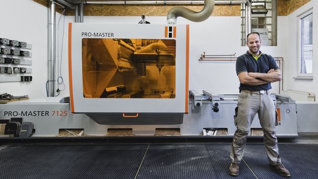 Référence 5 axes CNC de Holzher CNC - La Promaster 7125