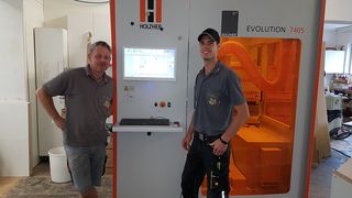 Vertikale CNC Maschine von HOLZ-HER für die Schrankbearbeitung